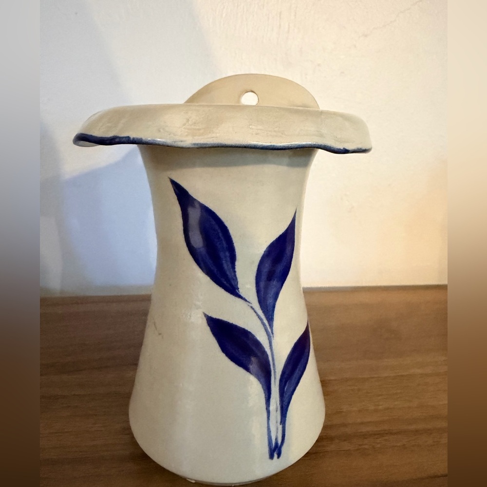 Williamsburg Pottery Salt Glaze Stoneware Wall Pocket